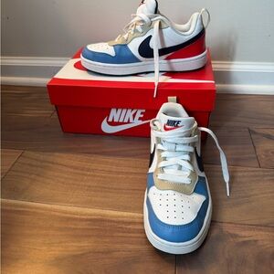 Nike Kids Low-Top Sneakers (Size 4)